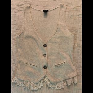 PSST L sleeveless button down vest lace edges